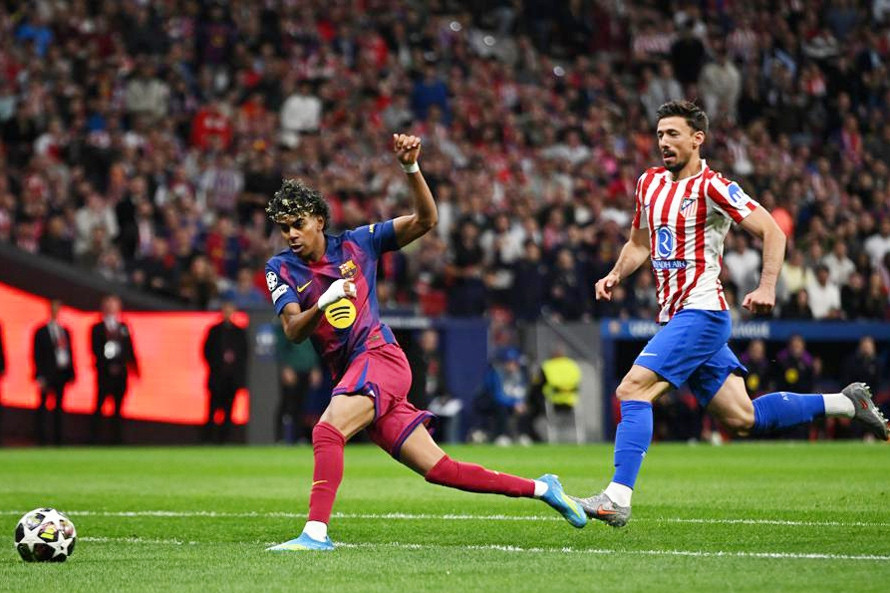 Lamine Yamal ghi bàn, Barca vẫn cay đắng rời Champions League