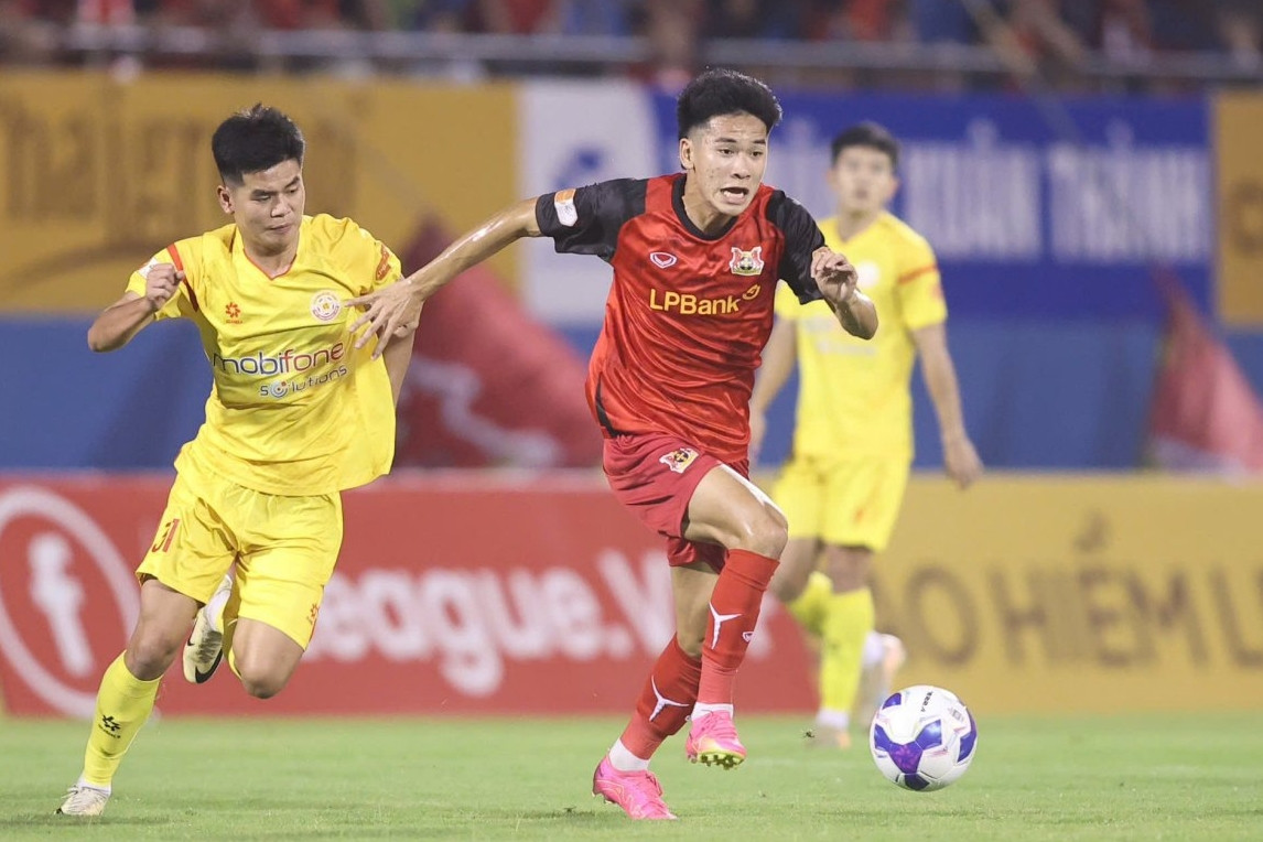 Sao U23 Việt Nam lại ghi bàn, Ninh Bình thắng đậm PVF-CAND