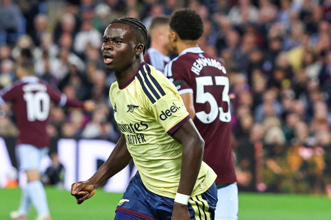 Saka tỏa sáng, Arsenal thắng nghẹt thở Aston Villa
