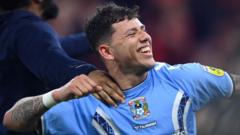 Hamer gia nhập Coventry City theo hợp đồng 'dài hạn'