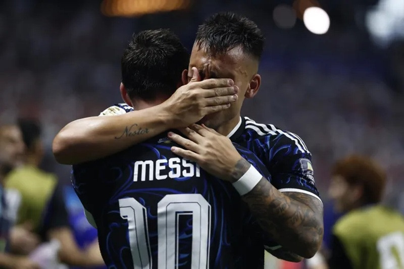 Argentina 2-1 Anh: Lautaro Martinez bật khóc tiết lộ về bàn thắng