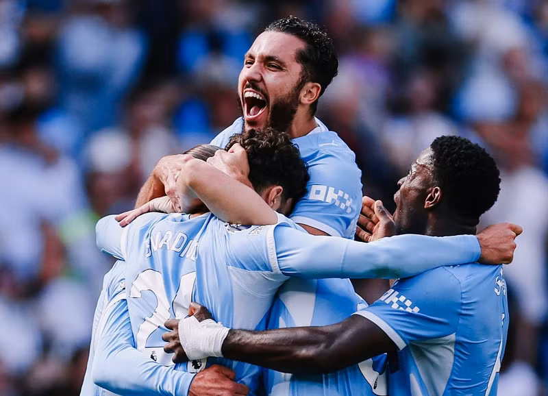 Rayan Cherki, lời giải cho khoảng trống De Bruyne ở Man City
