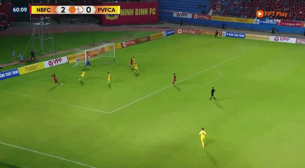 Đại thắng trong ngày ra mắt tân HLV Hàn Quốc, Ninh Bình gây sức ép lên CAHN