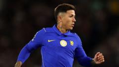 Man City mở cuộc đàm phán với Chelsea về vụ Fernandez